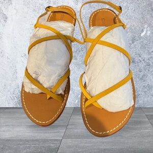 SOLUDOS Zoe Strappy Sandal. New in box